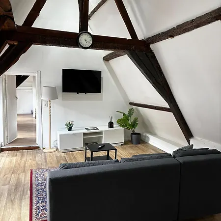 Stylish Canal-side 2br-1lr Apt, At Center Of Διαμέρισμα Γάνδη